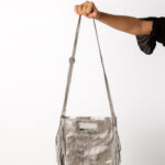 Bolso Flecos Piel Plata