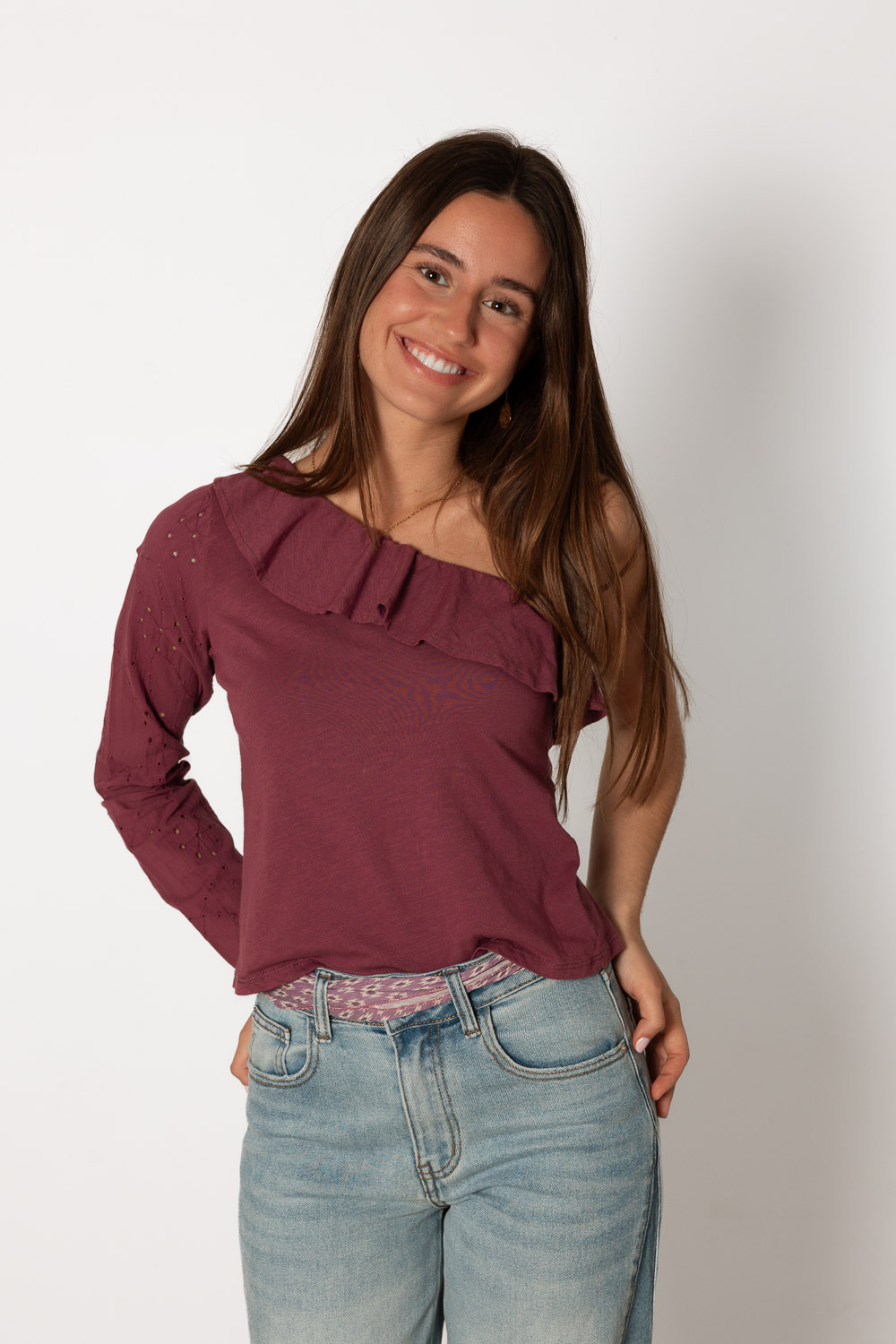 Camiseta Asimétrica Uva Manga Troquelada Brookville