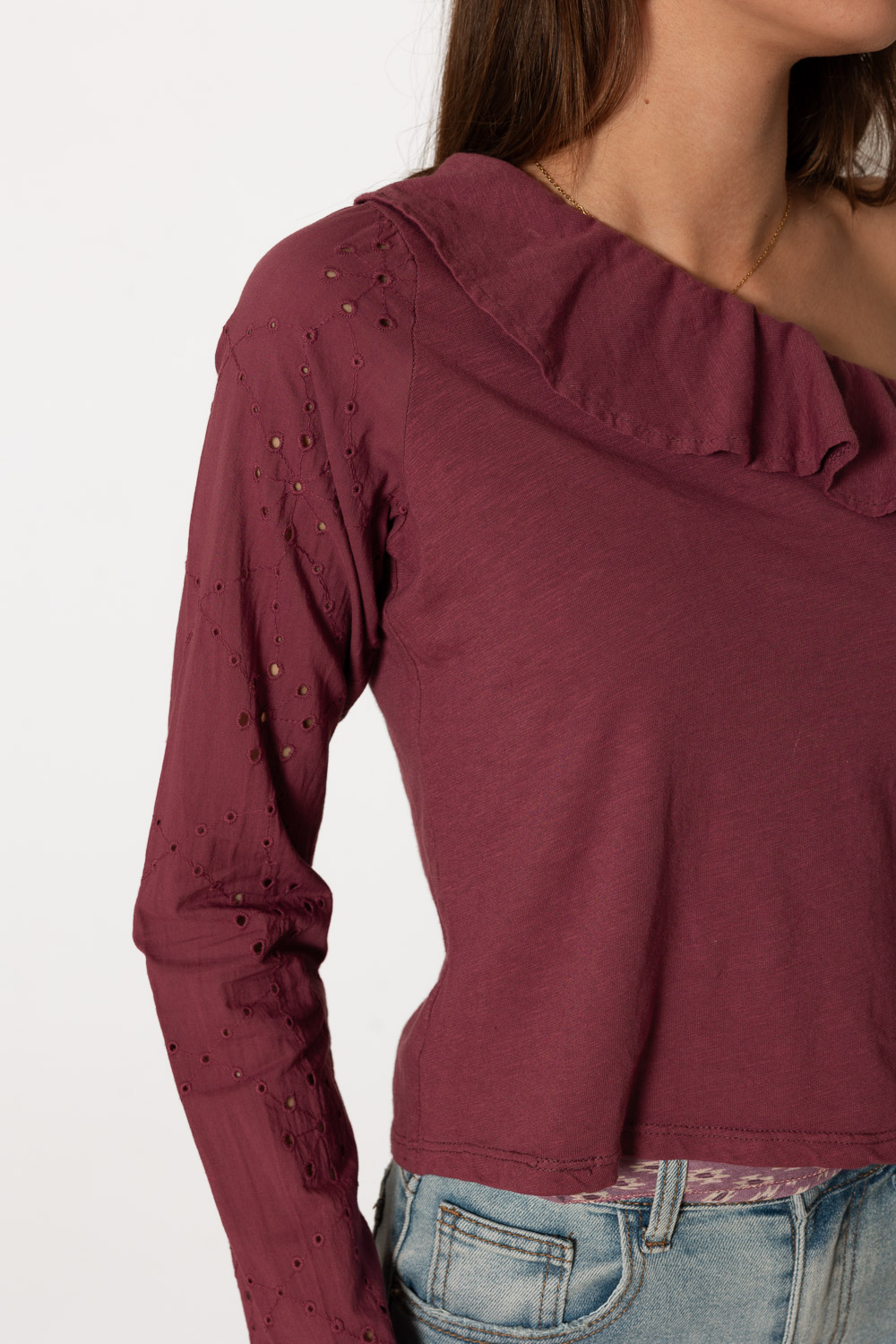 Camiseta Asimétrica Uva Manga Troquelada Brookville