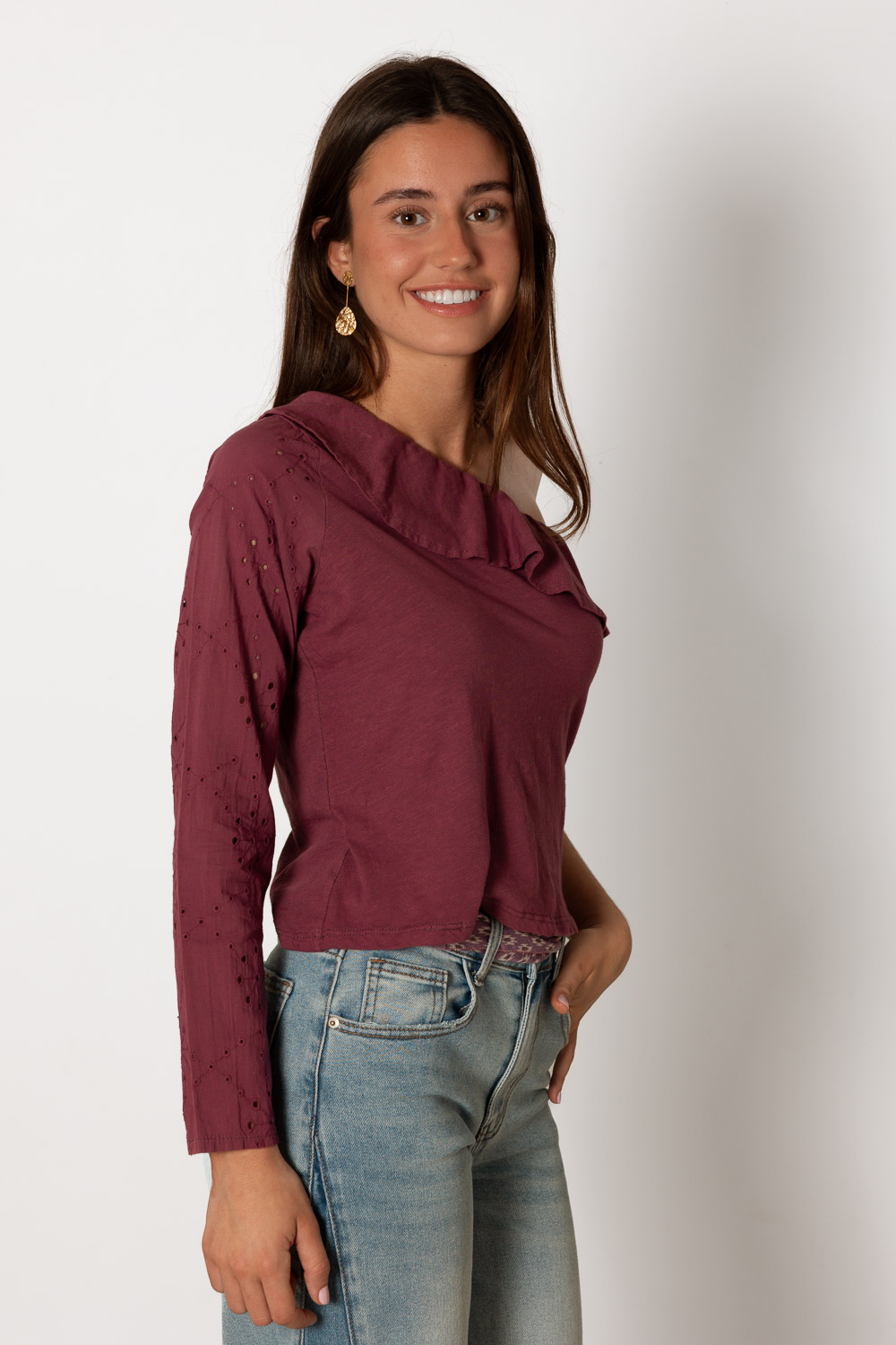 Camiseta Asimétrica Uva Manga Troquelada Brookville