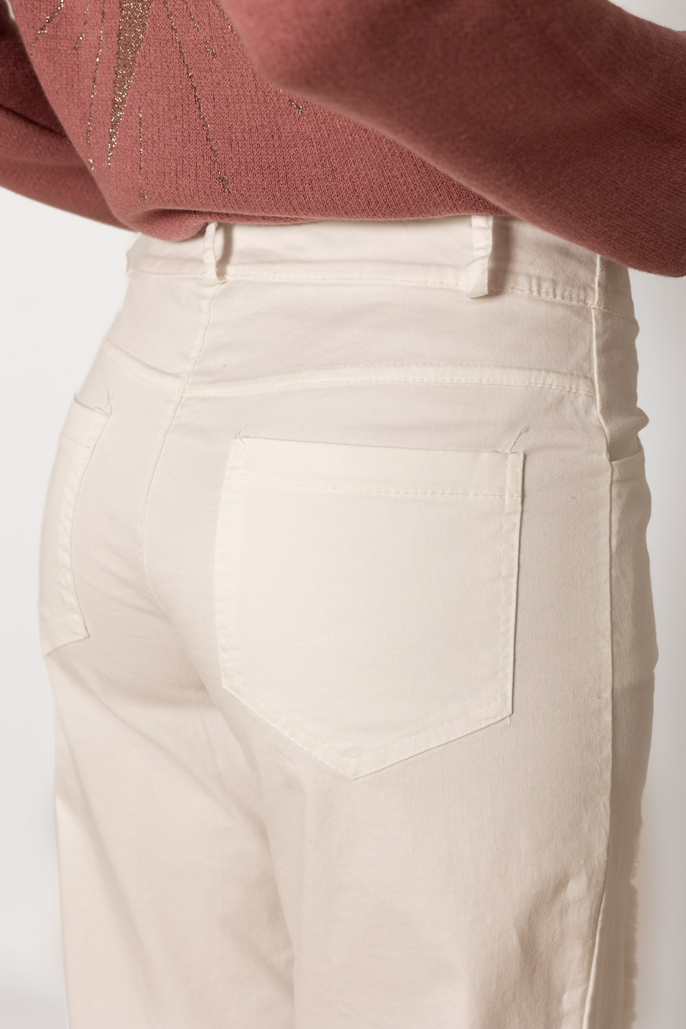Pantalón Recto Desflecado Blanco Roto Brookville