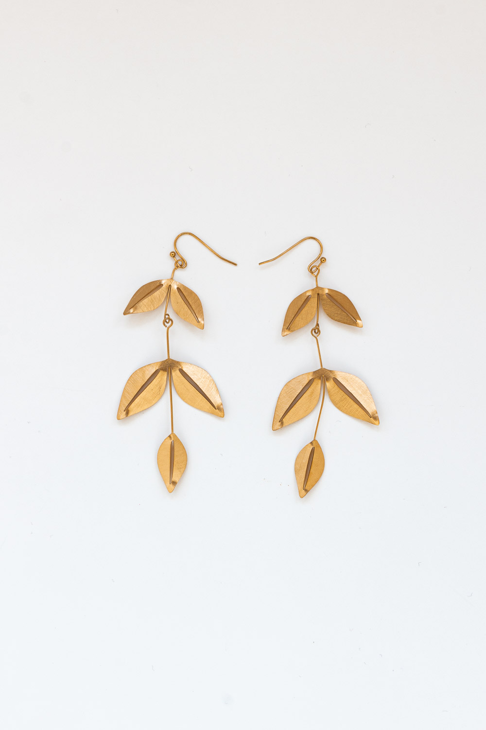 Pendientes dorados de acero inoxidable para eventos4