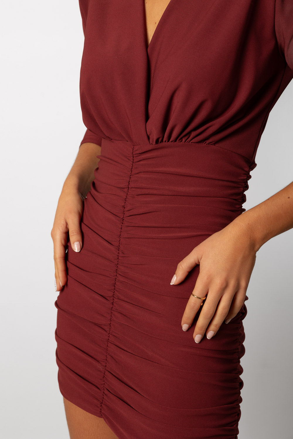 Vestido Punto Drapeado Pico Burdeos 1 Brookville