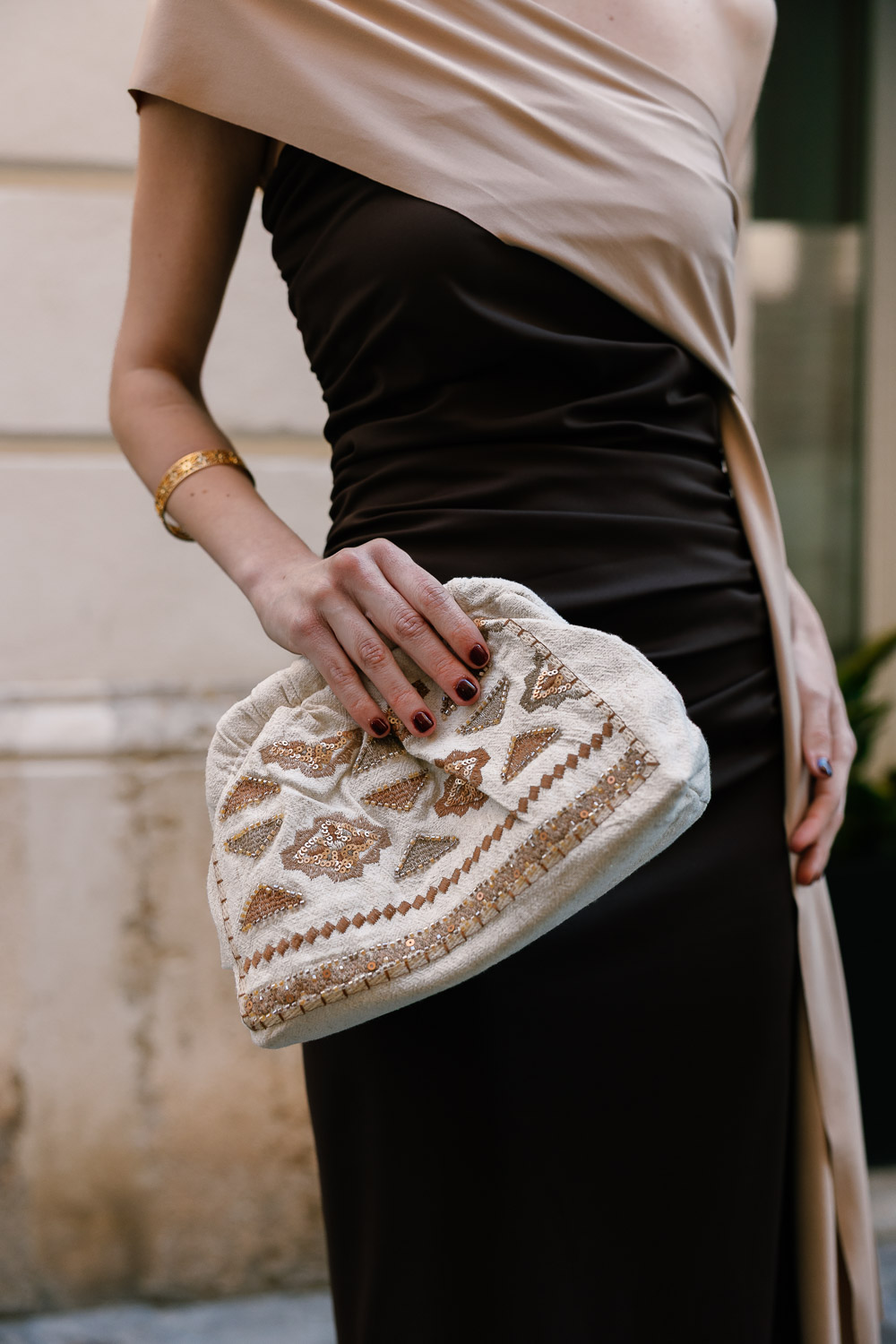 Clutch Pedrería Beige Brookville