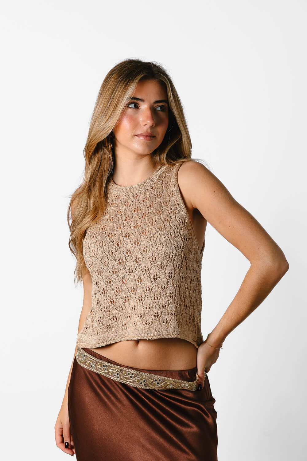 Top crochet escote cerrado dorado