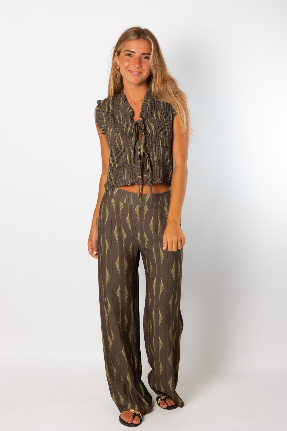 65 Conjunto chaleco y pantalon estampado verde Conjuntos informales mujer Brookville