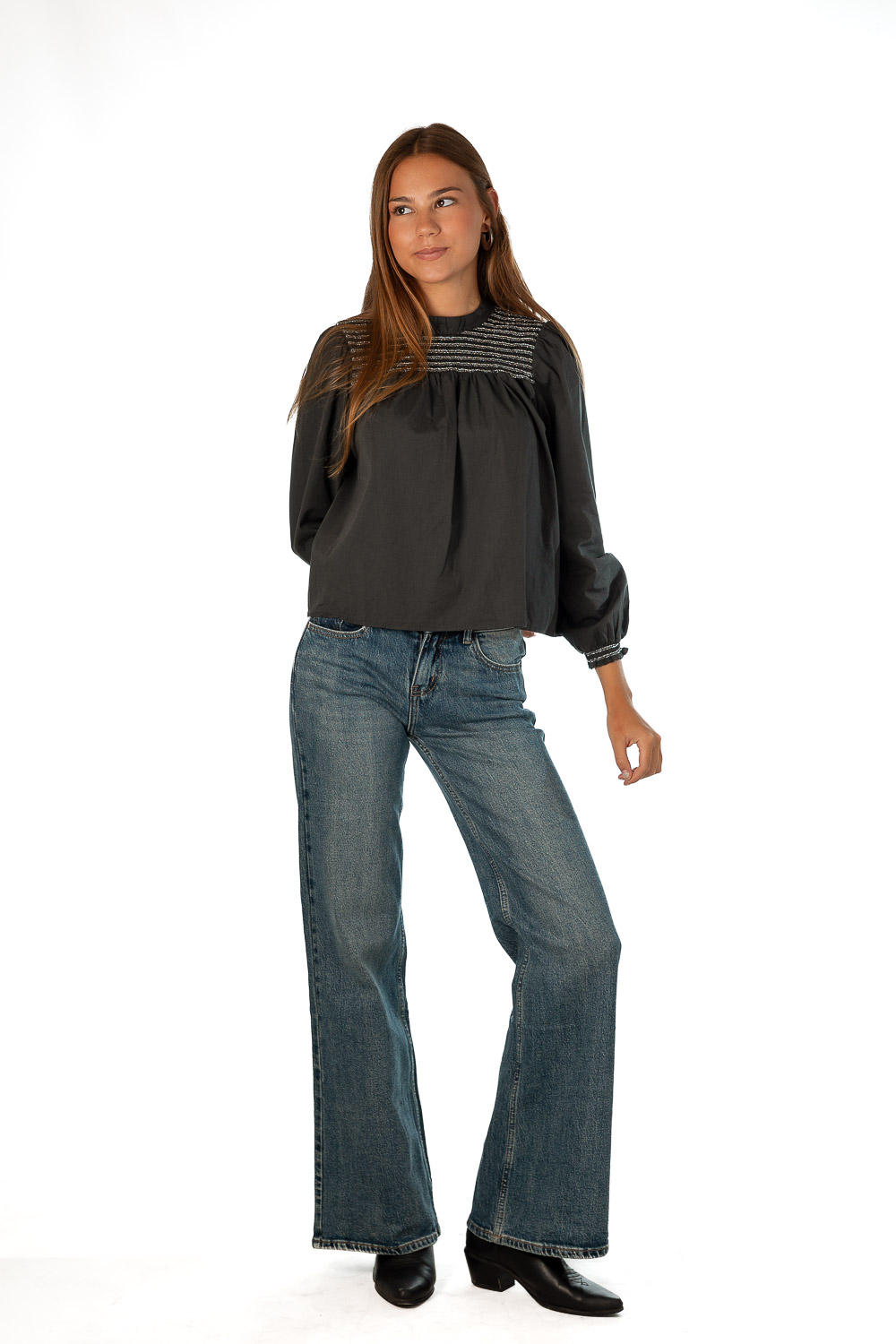Blusa Bordada Gris