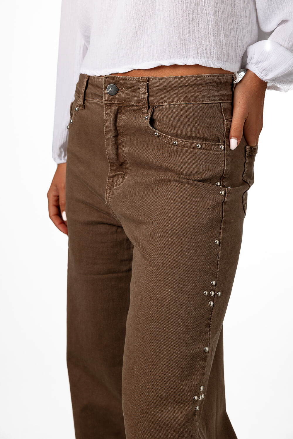 Pantalón Tachuelas Flor Marrón