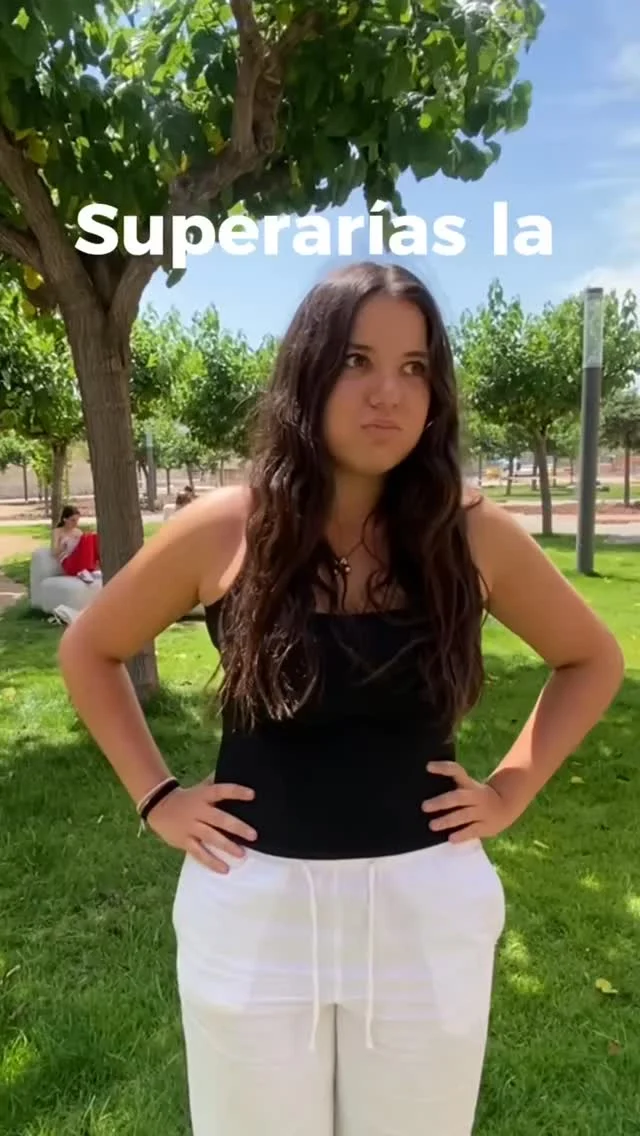 Y tu…. ¿Superarías la SELECTIVIDAD DE BROOK?📚💫

Hoy nos hemos colado en la Universidad de Valencia para animaros en el empujón final!!😎🤞🏼

SPOILER: Hemos repartido regalitos que fijo vais a necesitar y os va a encantar para vuestro viaje de fin de exámenes!🤭

Y si te decimos que… MAÑANA volvemos?🙌🏼💁🏽‍♀️ Nuevas preguntas, más regalitos para repartir!🤩

Ánimo a todas chicasssss, ya no queda NADA!🍀⭐️🙌🏼

#selectivo #girls #summer #looks #viral #fyp #party #outfits #test