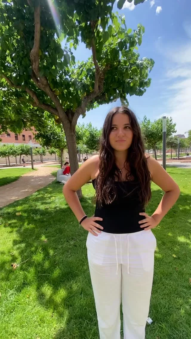 Selectividad: terminada✅
Tu primer look de verano: pendiente?

Estos días estuvimos por la Universidad de Valencia haciendo el SELECTIVO DE BROOK a las valientes que salían del examen…
Y quien acertaba, ¡Se llevaba un top de fiesta para su primer plan post-selectivo!

Hoy, último día de examenes, toca celebrarlo!!!🙌🏼🙌🏼🙌🏼

¿Ya tienes tu look para la fiesta o el viaje de fin de curso?

Nuestras tiendas te esperan llenitas de ropaaaaa😉

#brookgirls #summer #looks #fyp #shop #casual #night #style #outfits